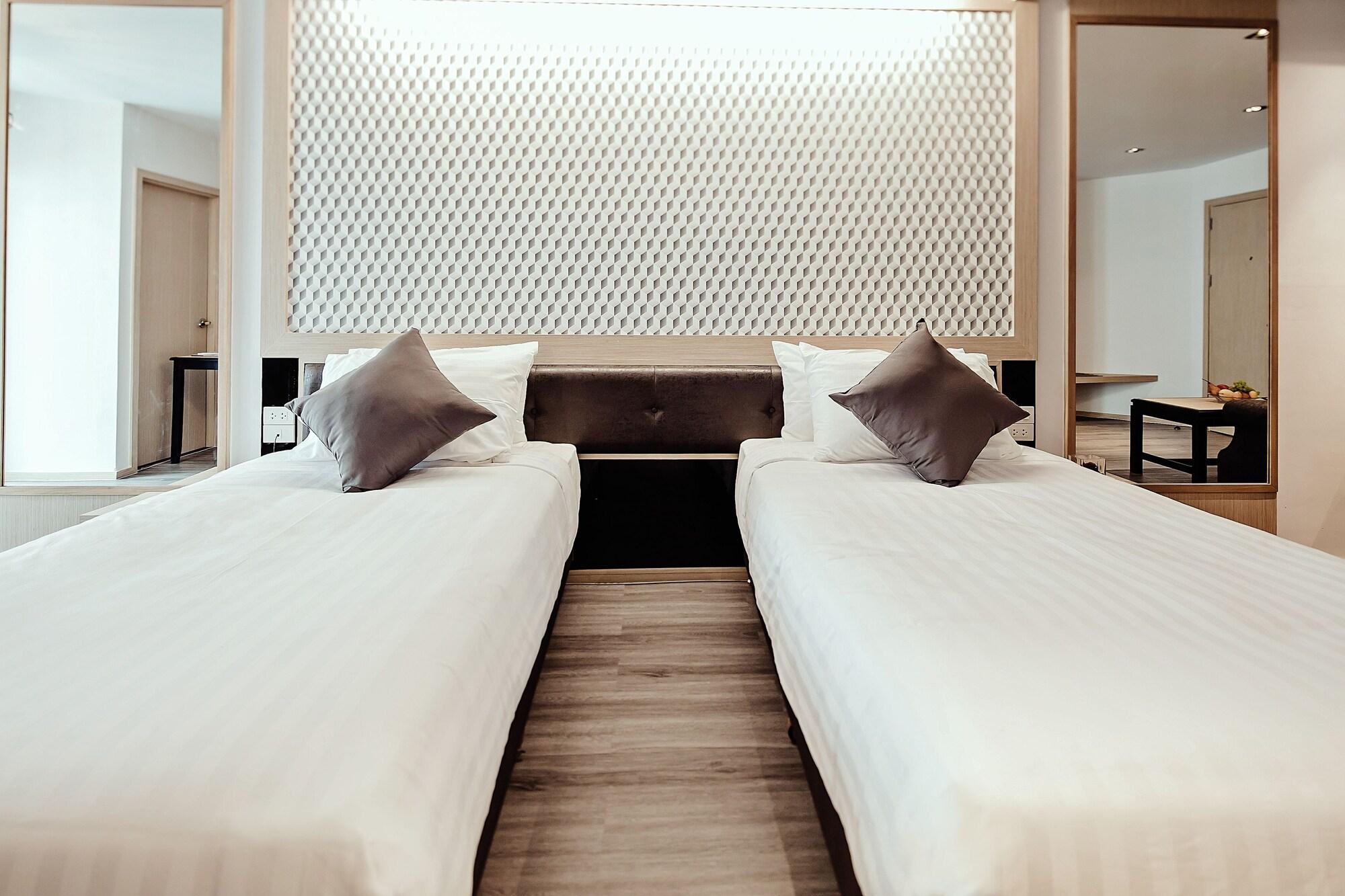 Three Sukhumvit Hotel Bangkok Buitenkant foto