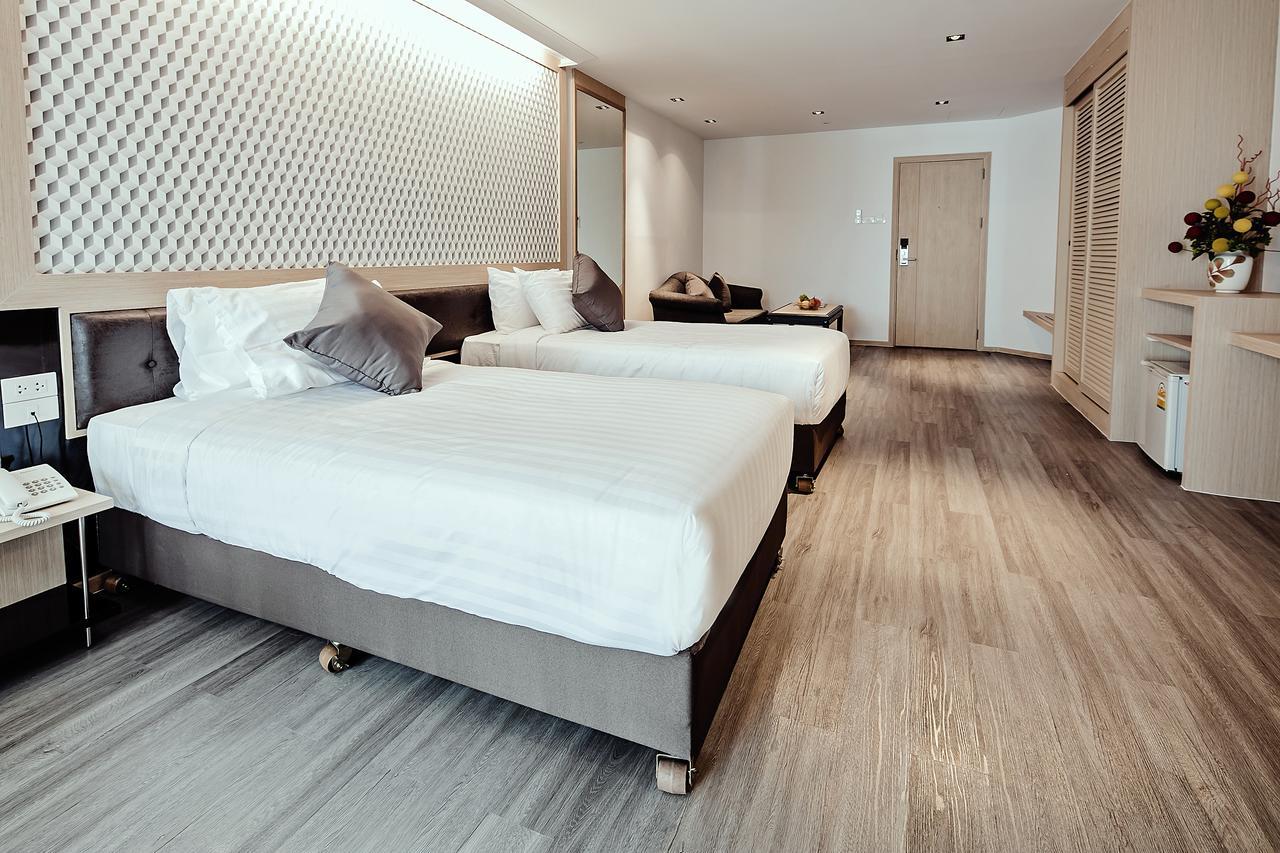 Three Sukhumvit Hotel Bangkok Buitenkant foto
