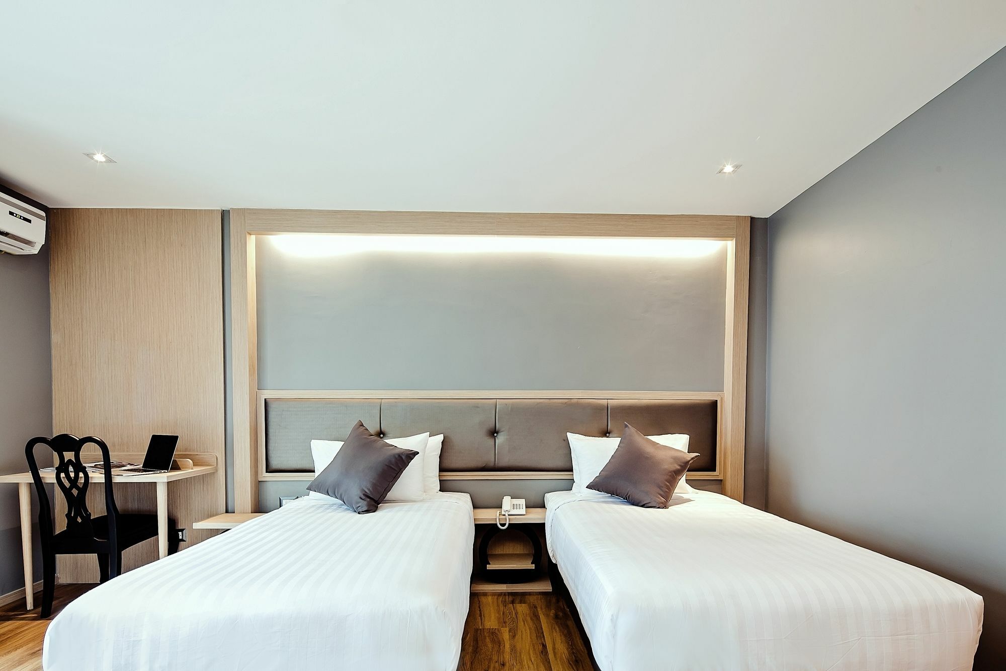 Three Sukhumvit Hotel Bangkok Buitenkant foto